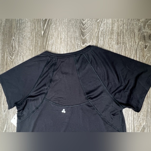 Women's Tek Gear® Performance Core Crewneck Tee Size Medium - Picture 4 of 11